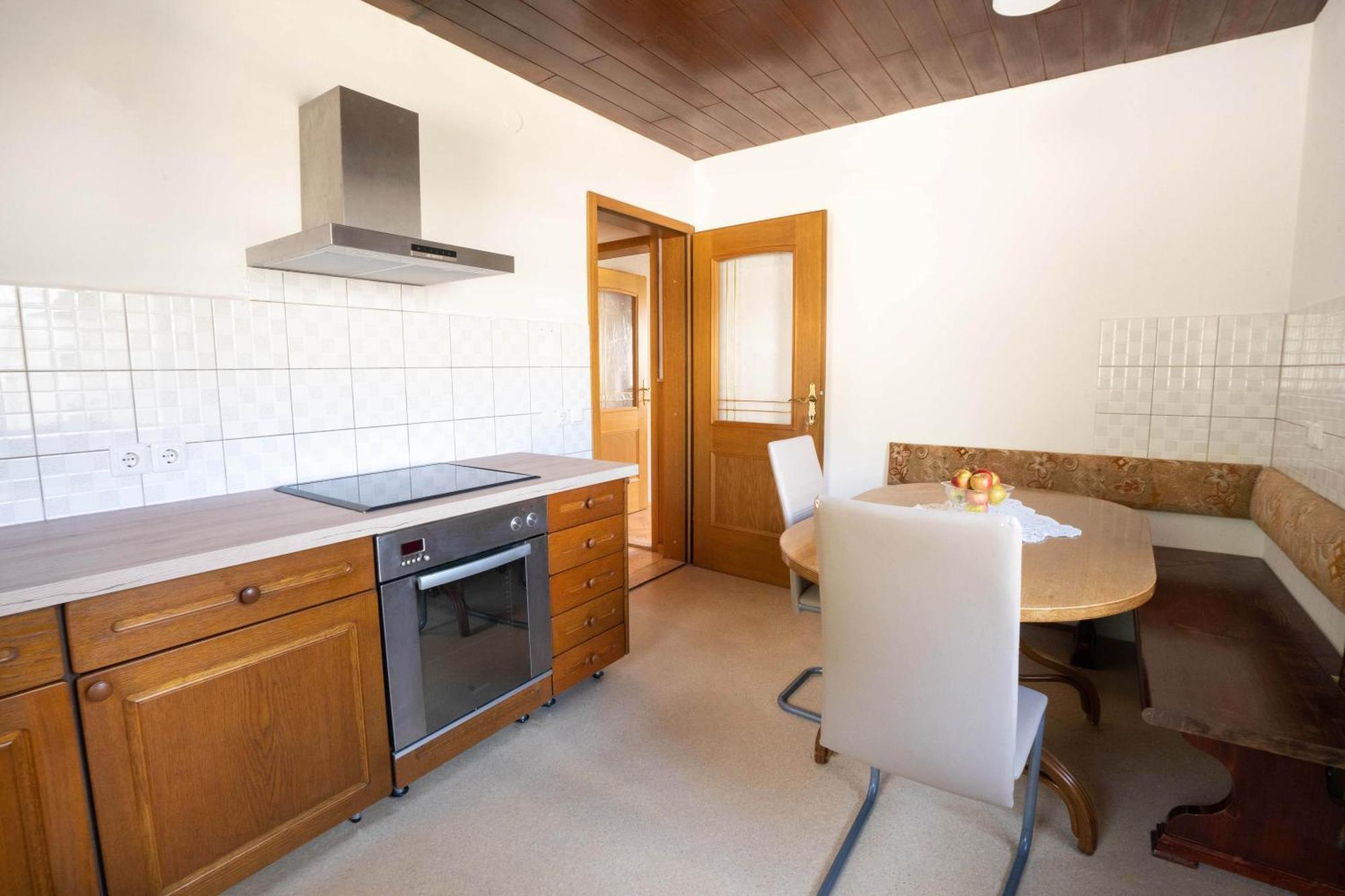 Apartment & Pristov *
