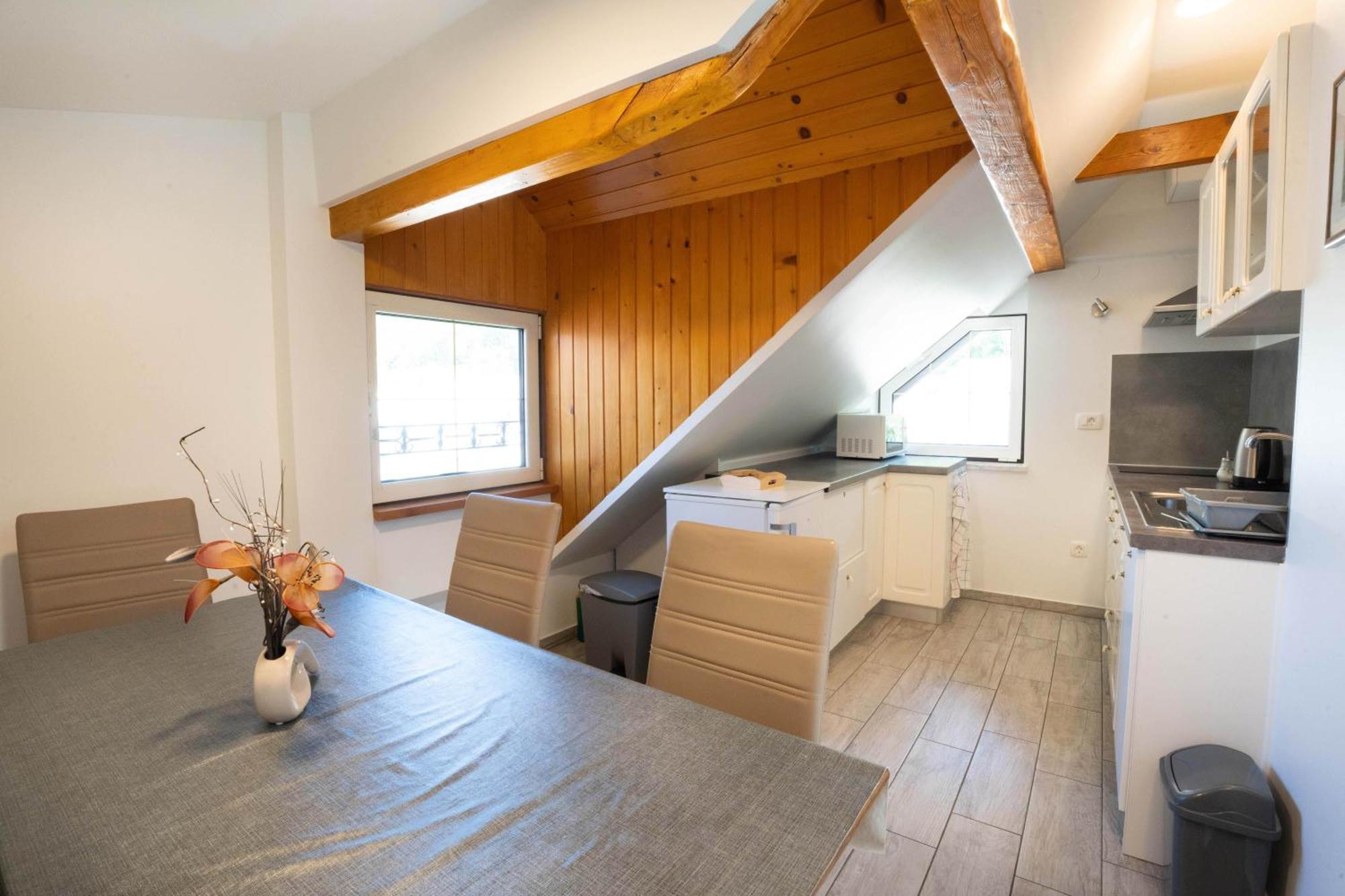 & Pristov Apartment *